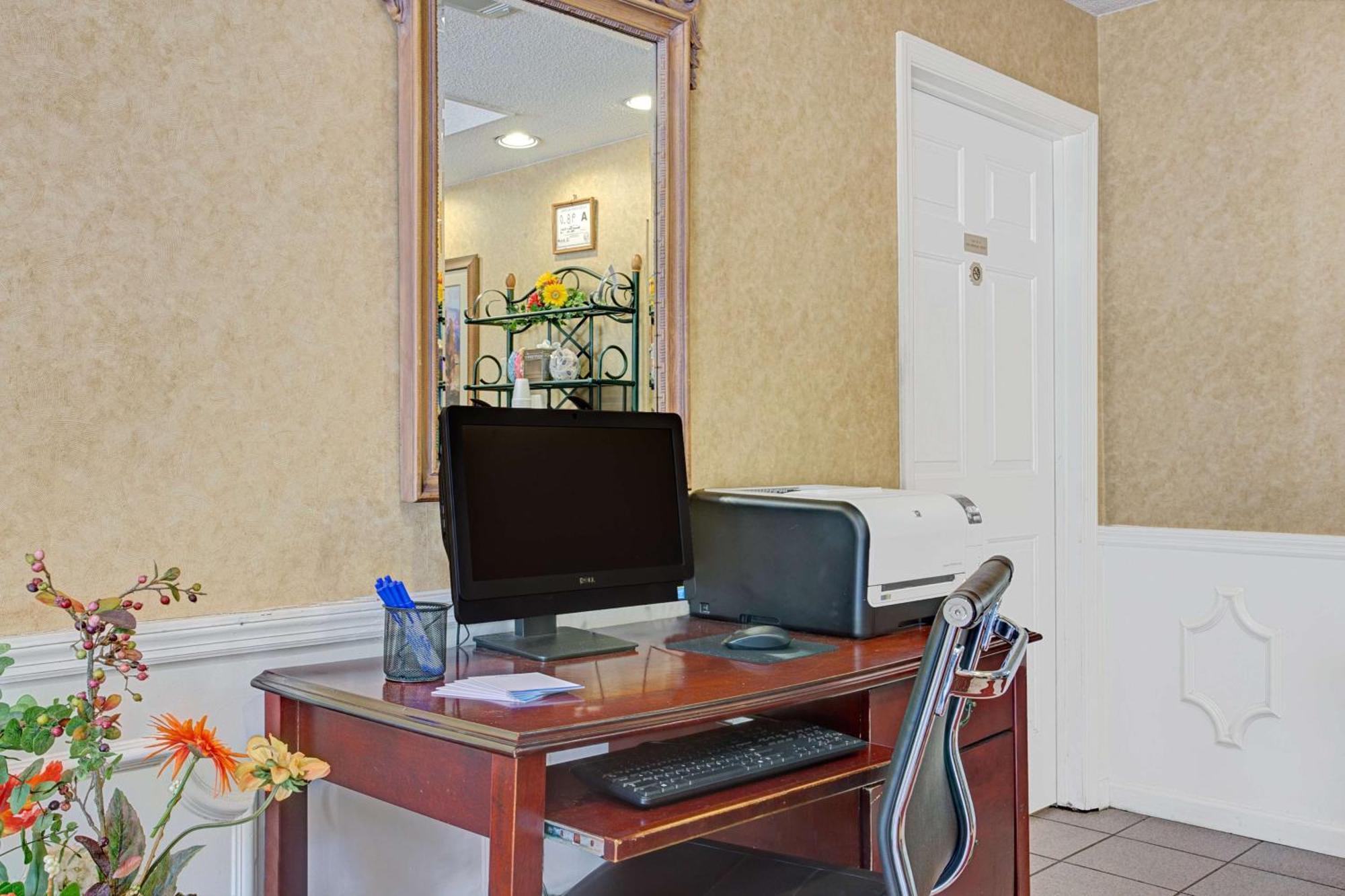 Baymont By Wyndham Smithfield Hotel Ngoại thất bức ảnh